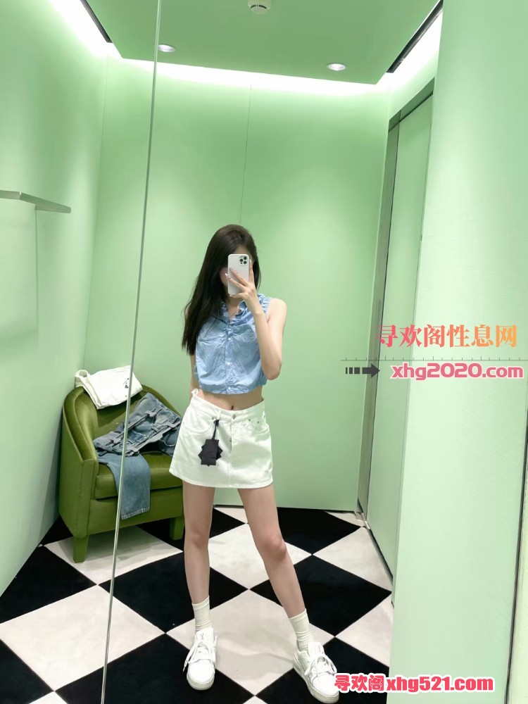 165504c8ztght55v8dm6um.jpg