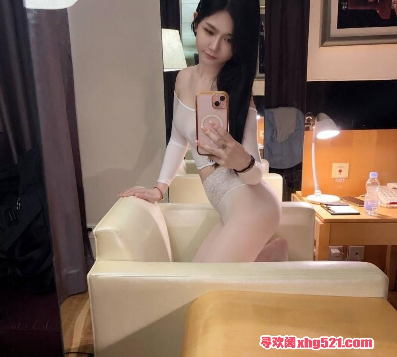 877d8abc-c70f-4bbb-b727-2a176f535a72.jpg